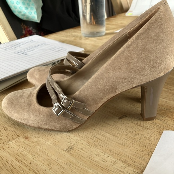 Vallay GIANI BERNINI mushroom suede MARY JANE Double STRAP HEELS SIZE 8 - Picture 2 of 11